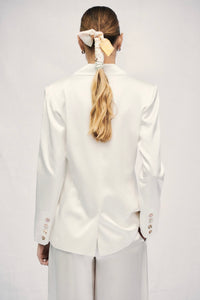 <tc>Nami white blazer</tc>